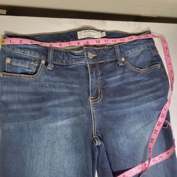 Torrid Denim Women Dark Wash Stretch Cotton Spandex Blend Flared Jeans Size 12R - Picture 4 of 7